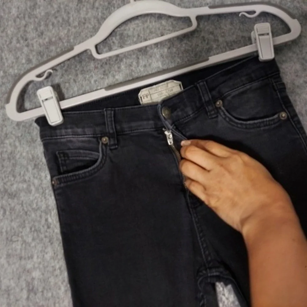 Free People Jeans Women 25 Vintage Inspired Raw Hem‎ Weekend Denim Modern Edge